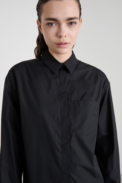 Camisa de popelina con corbatín