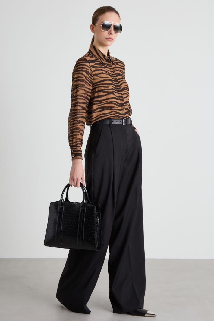 Pantaloni con pinces in tela Intrend