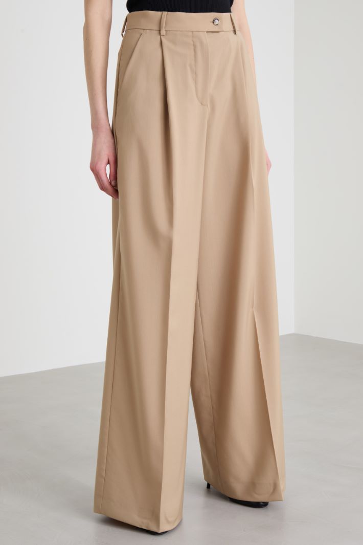 Canvas trousers with darts Intrend - 2