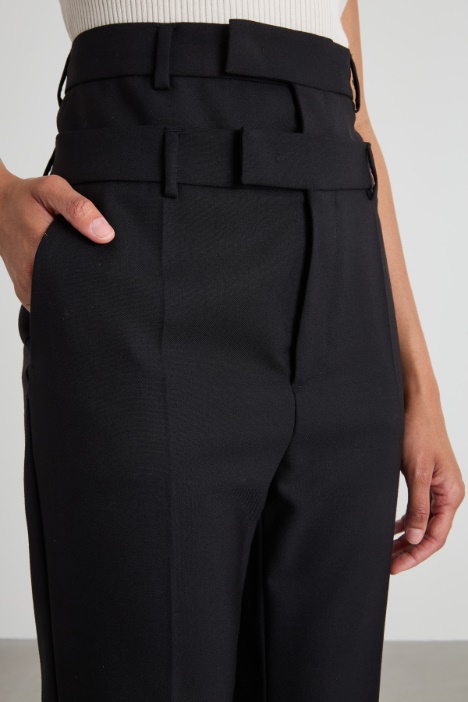 Pantalones con doble cinturón