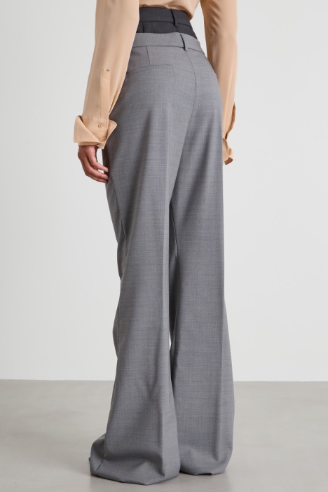 Pantalones con doble cinturón