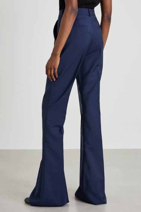 Pantaloni flare con piega