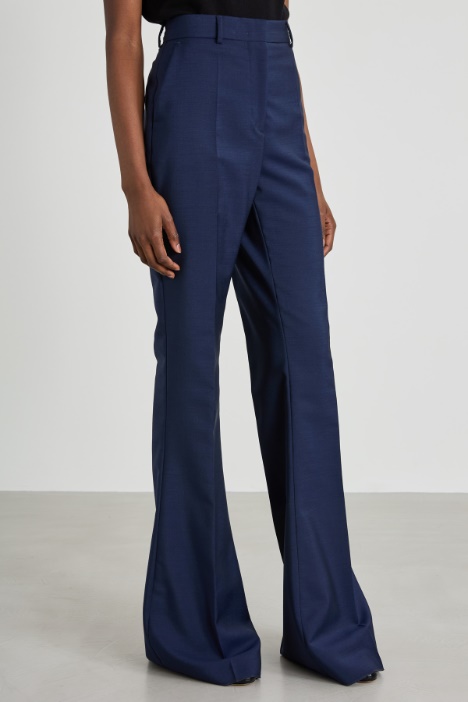 Pantaloni flare con piega