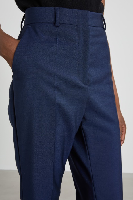 Pantaloni flare con piega