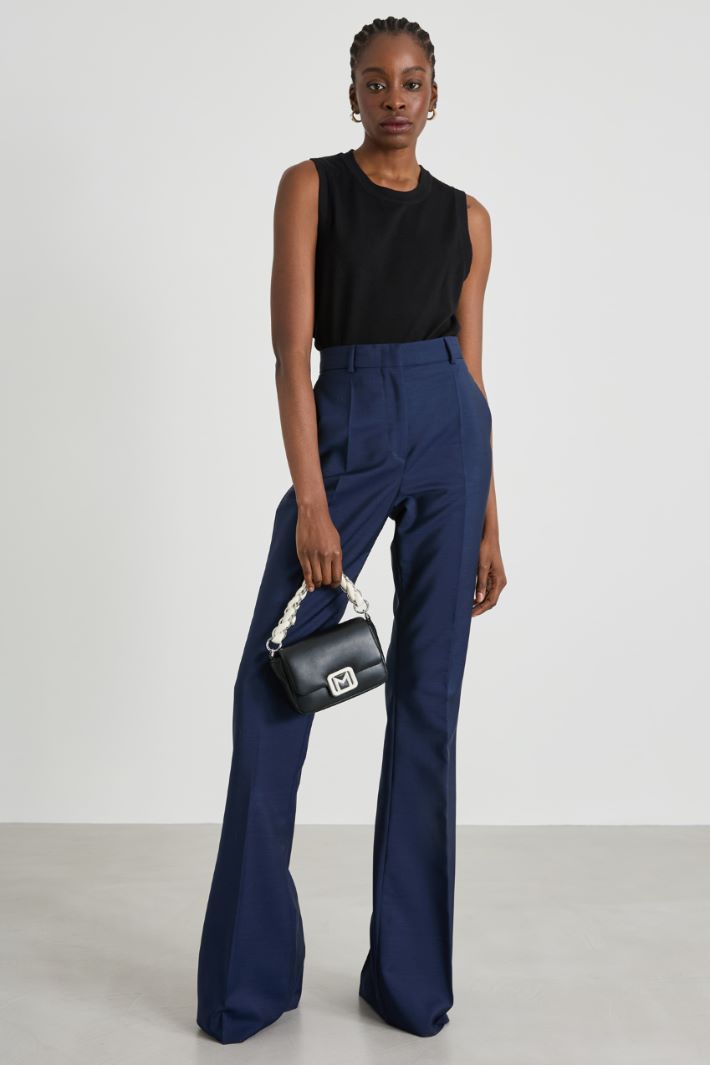 Flared pleated trousers Intrend