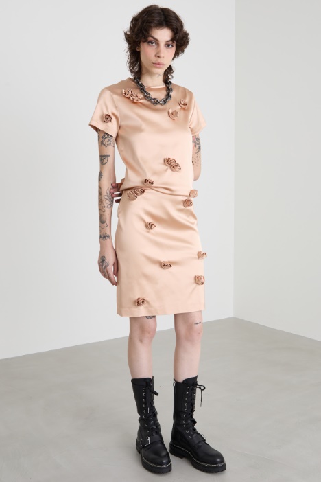 Top with embroidered rose detail Intrend