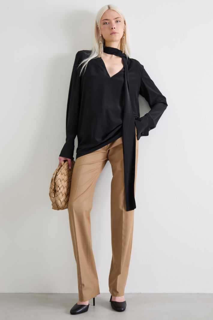 Sash-adorned silk blouse Intrend - 3