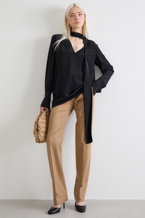 Sash-adorned silk blouse Intrend