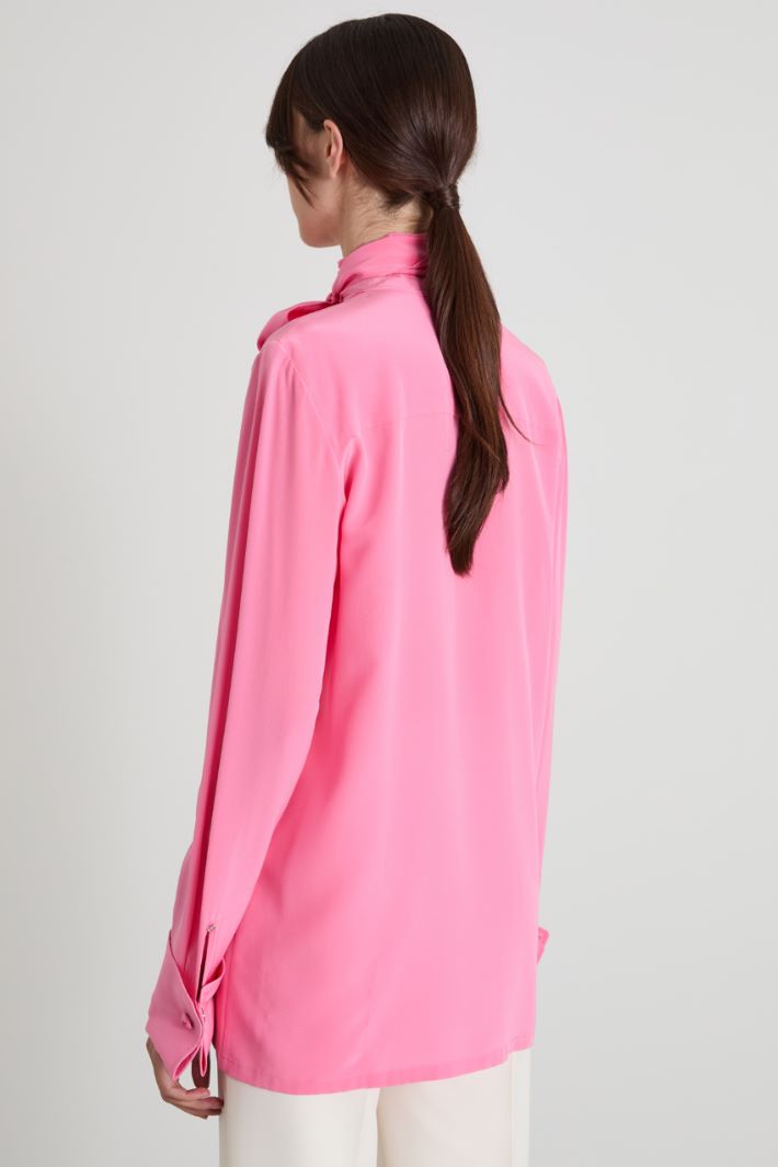 Sash-adorned silk blouse Intrend - 2