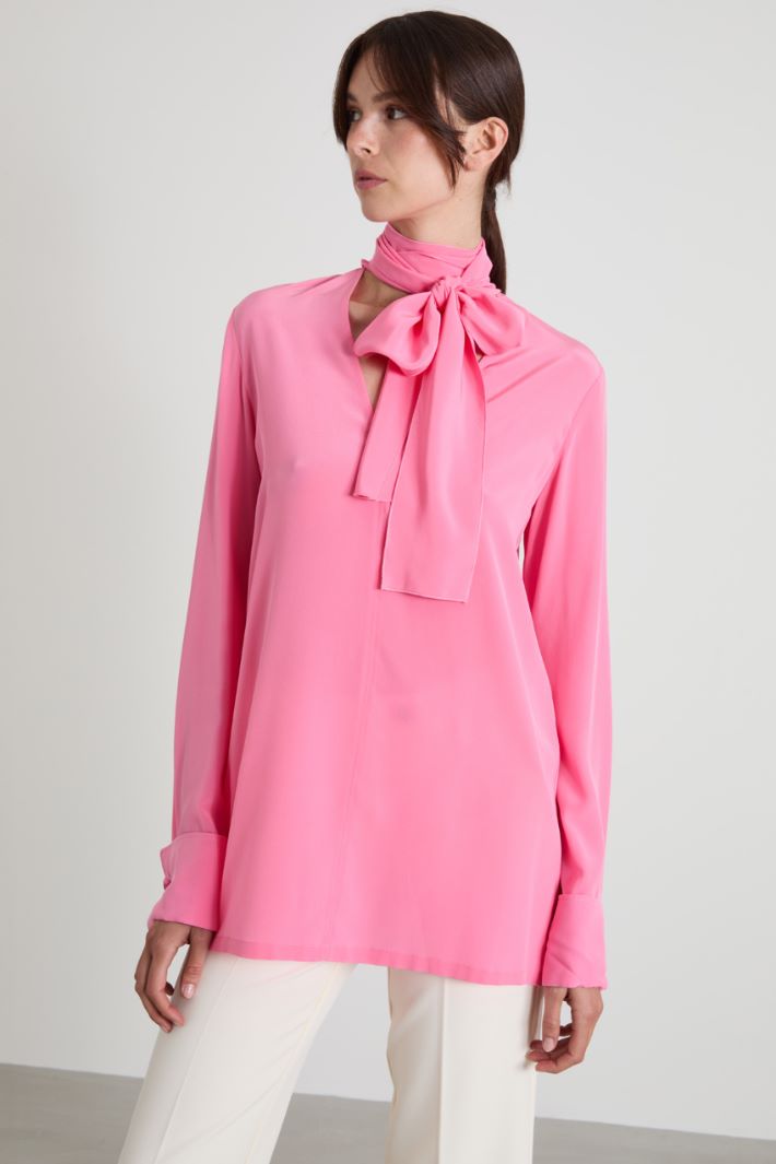 Sash-adorned silk blouse Intrend - 4