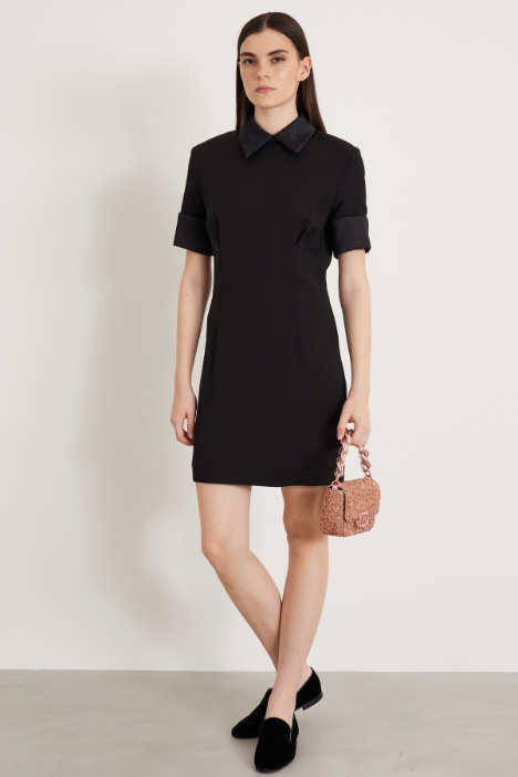 Short-sleeved mini dress Intrend