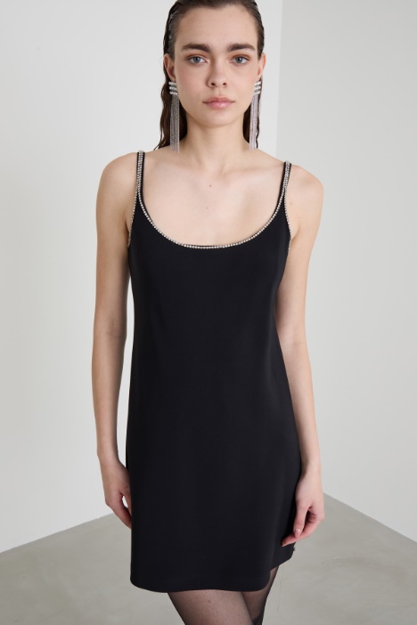 Vestido corto de viscosa elástica