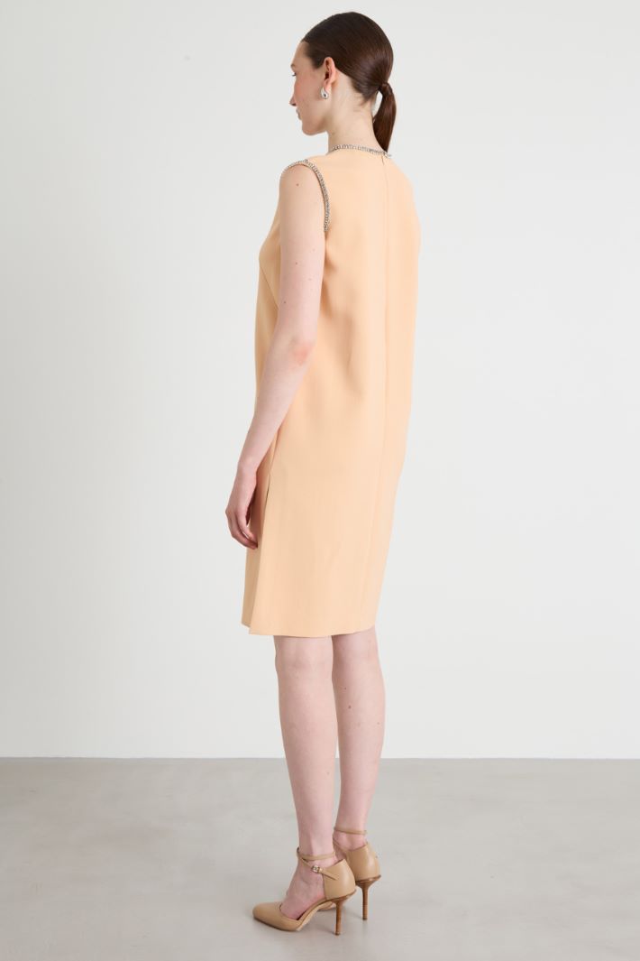 Sleeveless dress with rhinestones Intrend - 3