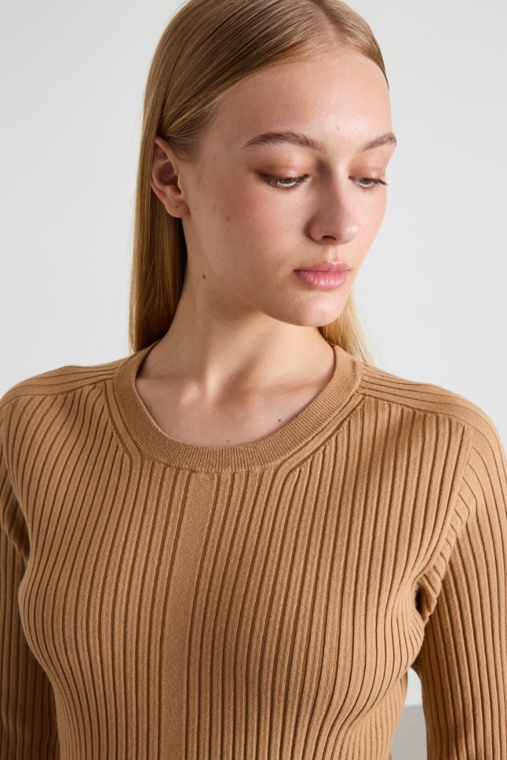 Rib-knit dress Intrend - 4