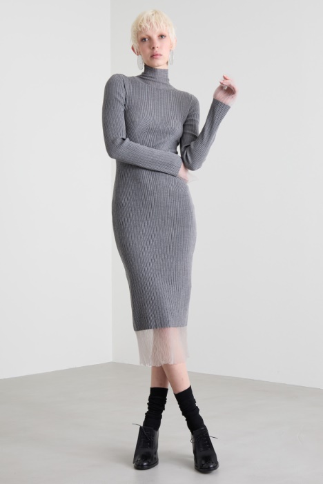 Abito con inserti in tulle