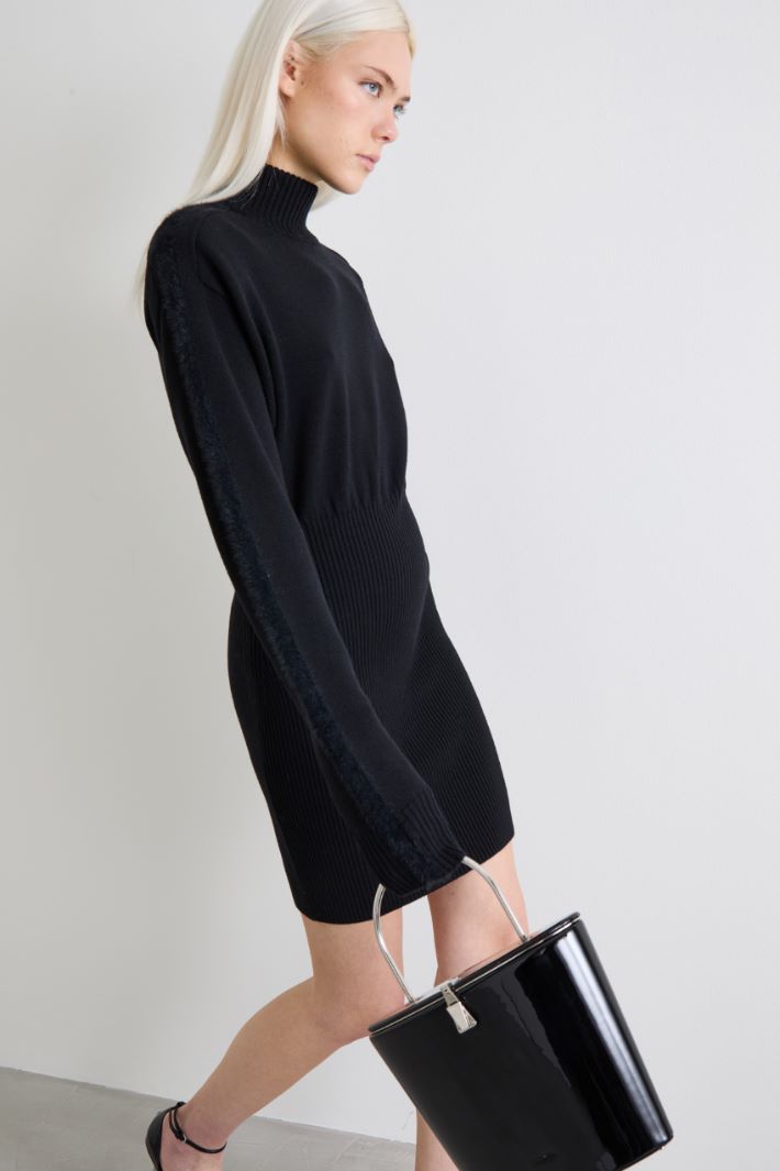 Fitted knit dress Intrend - 2