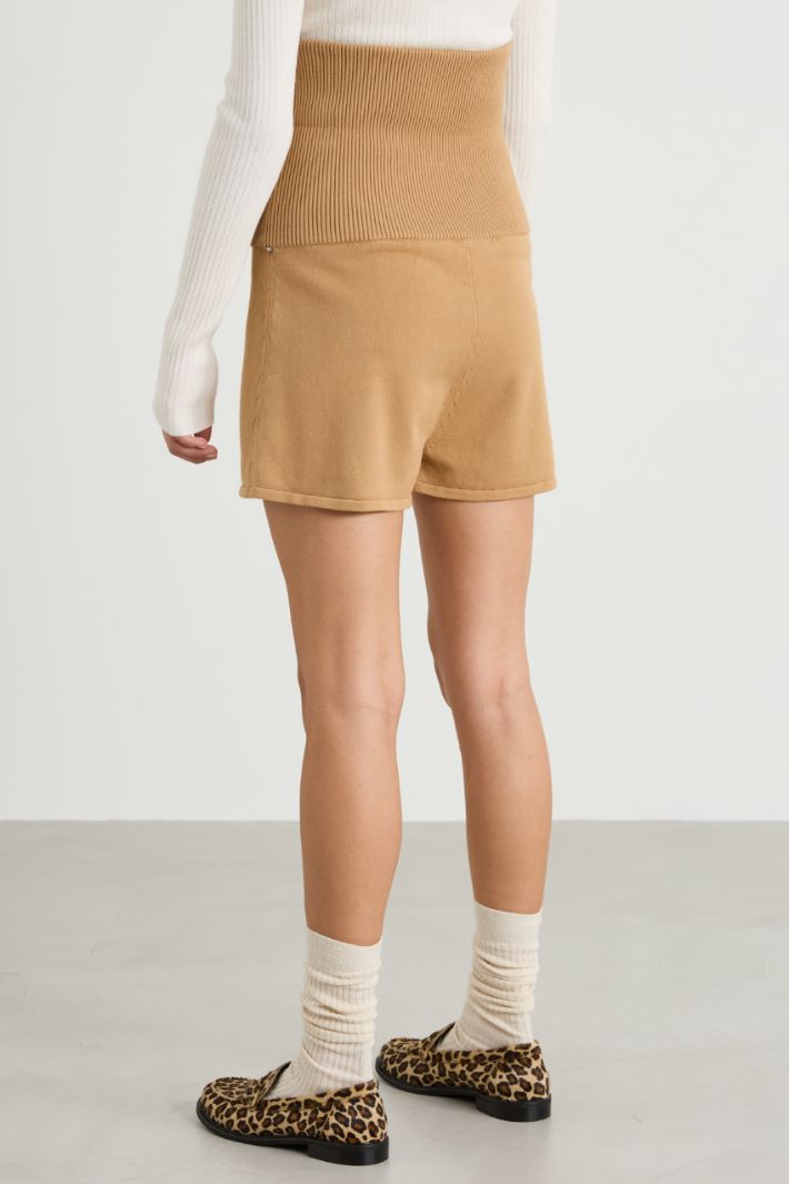 Stretch knit fabric shorts Intrend - 3