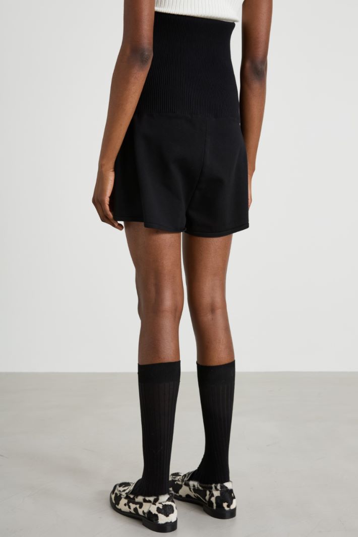 Stretch knit fabric shorts Intrend - 3