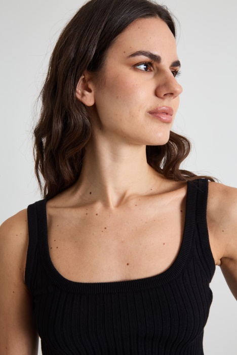 Canotta cropped a coste