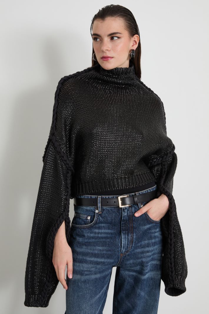 Laminated crop sweater Intrend