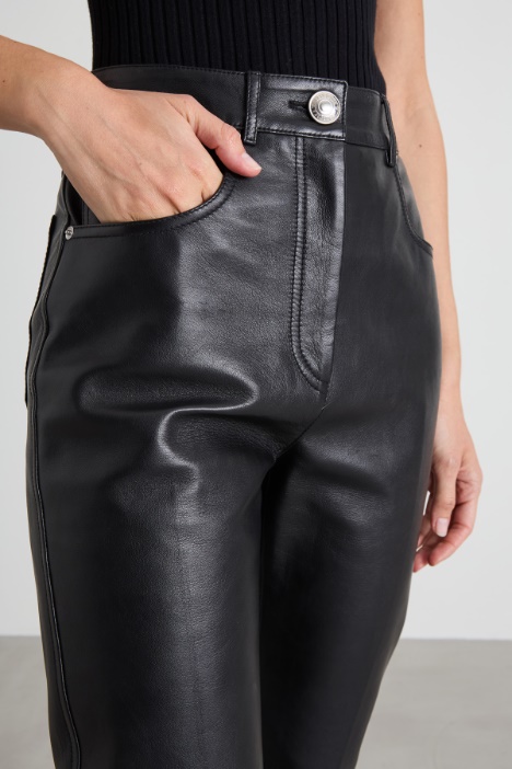 Pantaloni flare in nappa