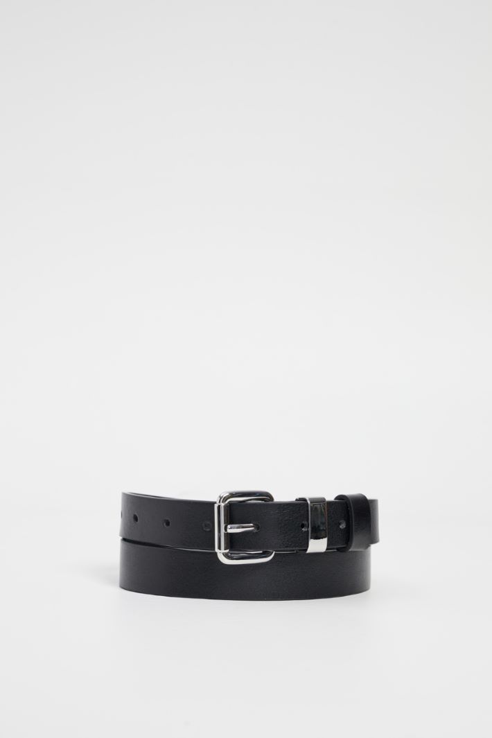 Shiny leather belt Intrend