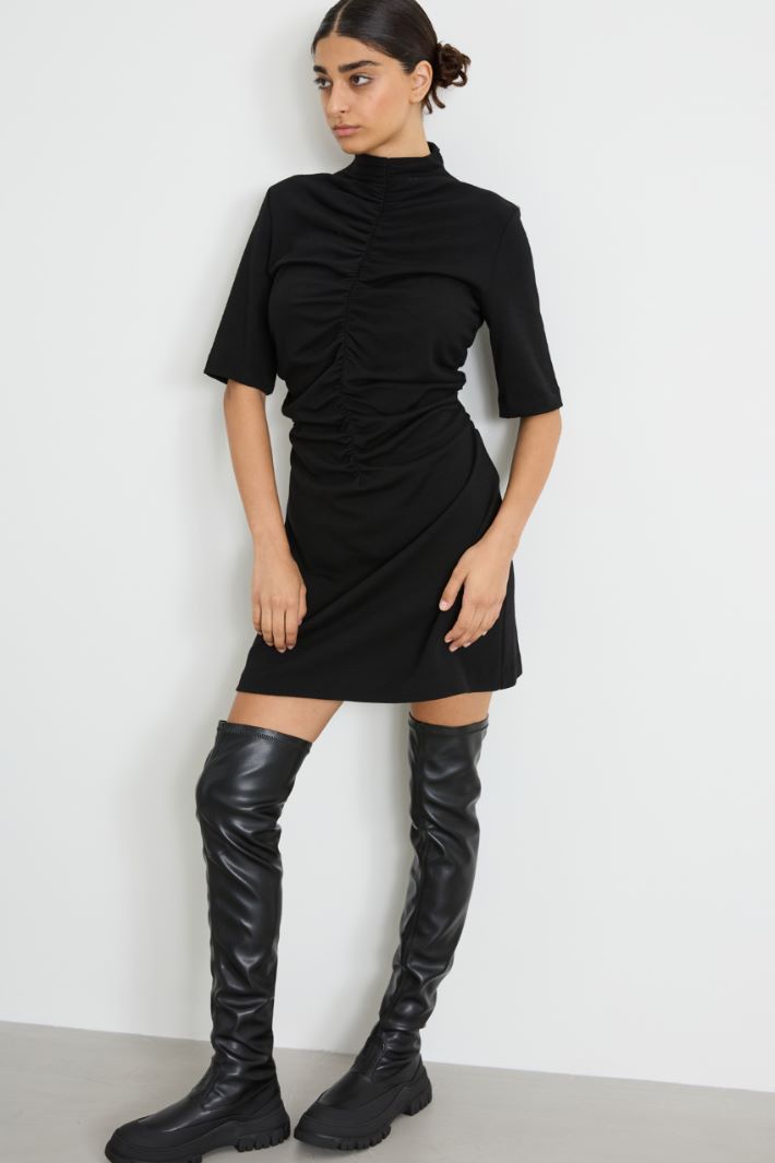 Short gathered dress Intrend - 2