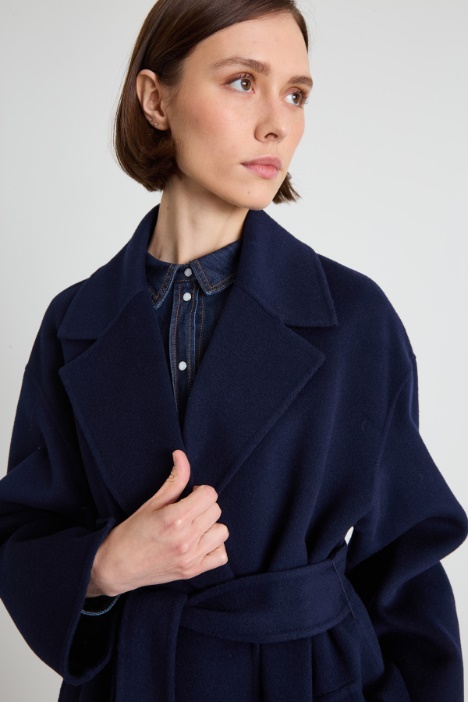 Cappotto doppiopetto con cintura