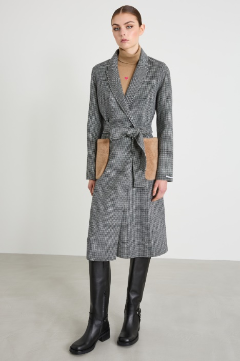 Cappotto con dettagli peluche