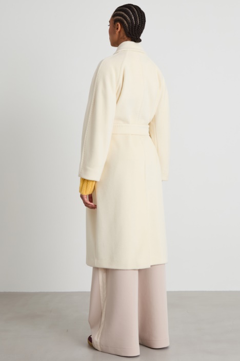 Abrigo con cinturón