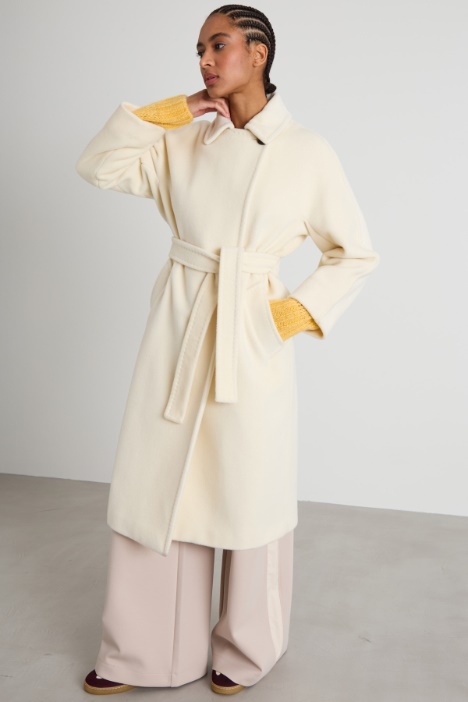 Abrigo con cinturón