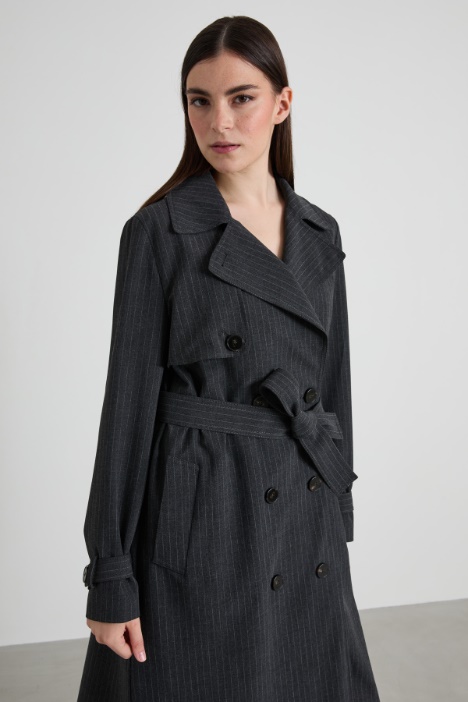 Trench gessato con cintura