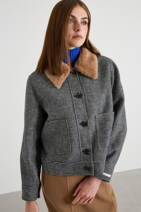 Caban con cuello extraíble