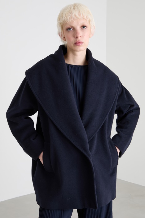 Chaqueta con cuello ancho