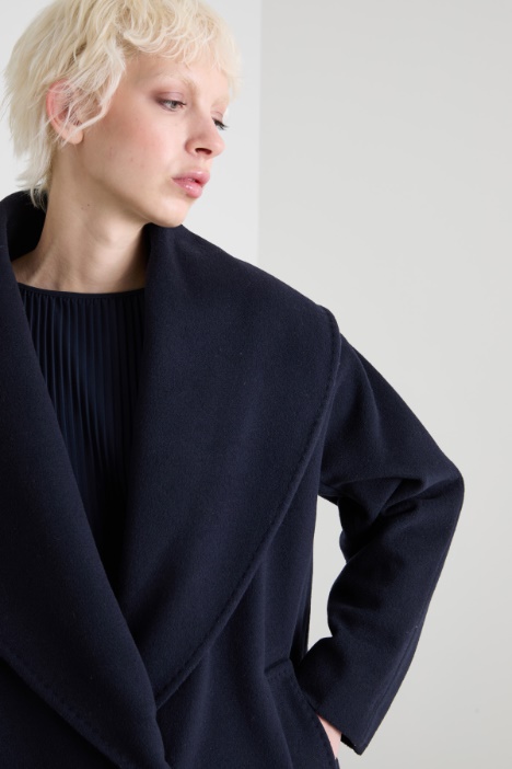 Chaqueta con cuello ancho