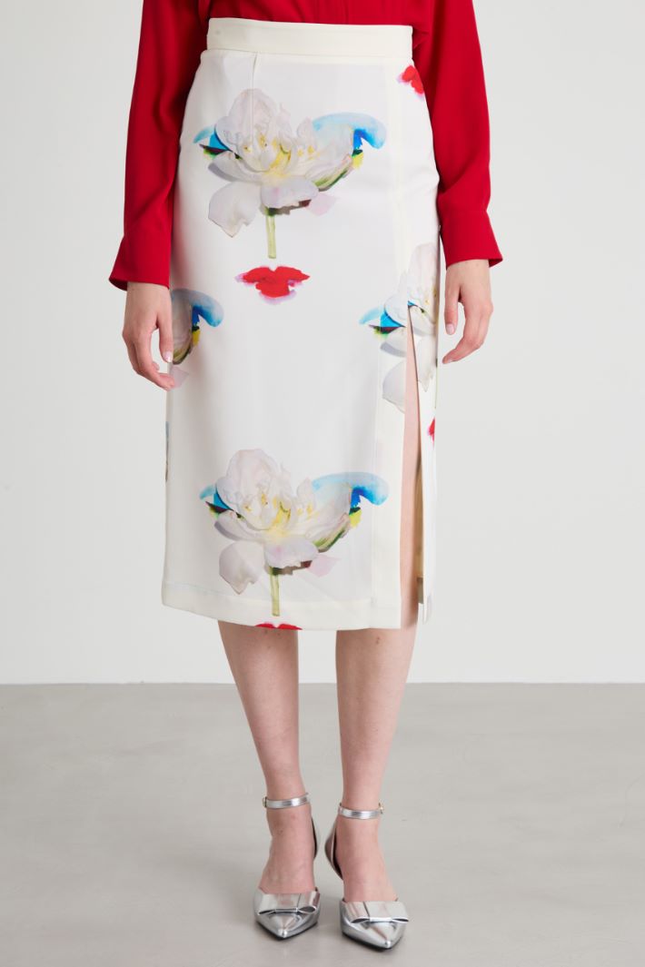 Asymmetrical-slit skirt Intrend - 2