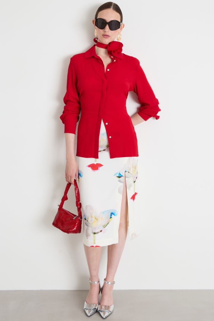 Asymmetrical-slit skirt Intrend