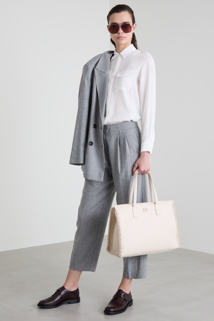 Pocket T-shirt in crepe fabric Intrend