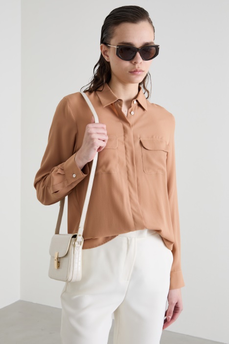 Pocket T-shirt in crepe fabric Intrend
