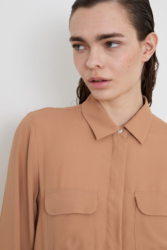 Pocket T-shirt in crepe fabric Intrend - 4