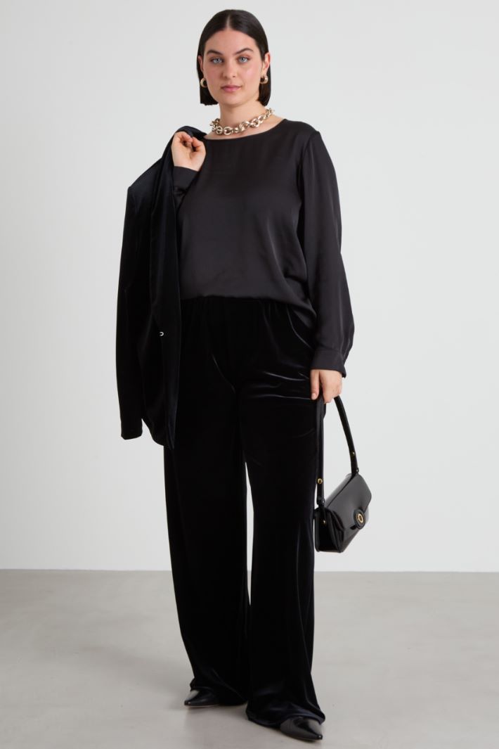 Blusa in raso Intrend