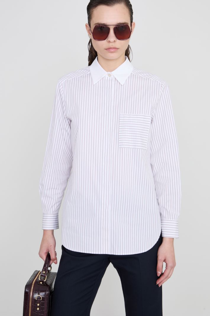 Shirt with contrasting details Intrend