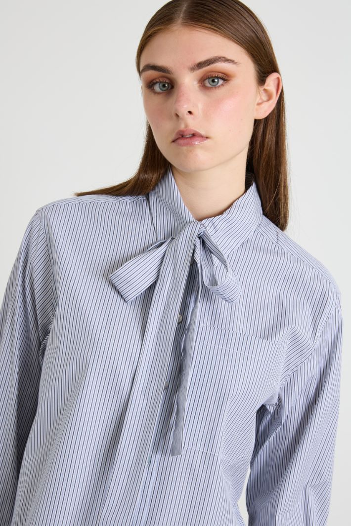 Pussy-bow neck cotton poplin shirt  Intrend - 4