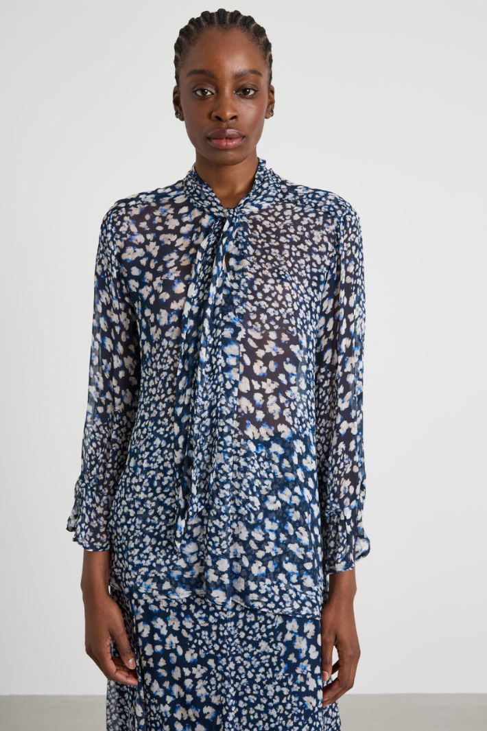 Neckerchief-adorned blouse Intrend
