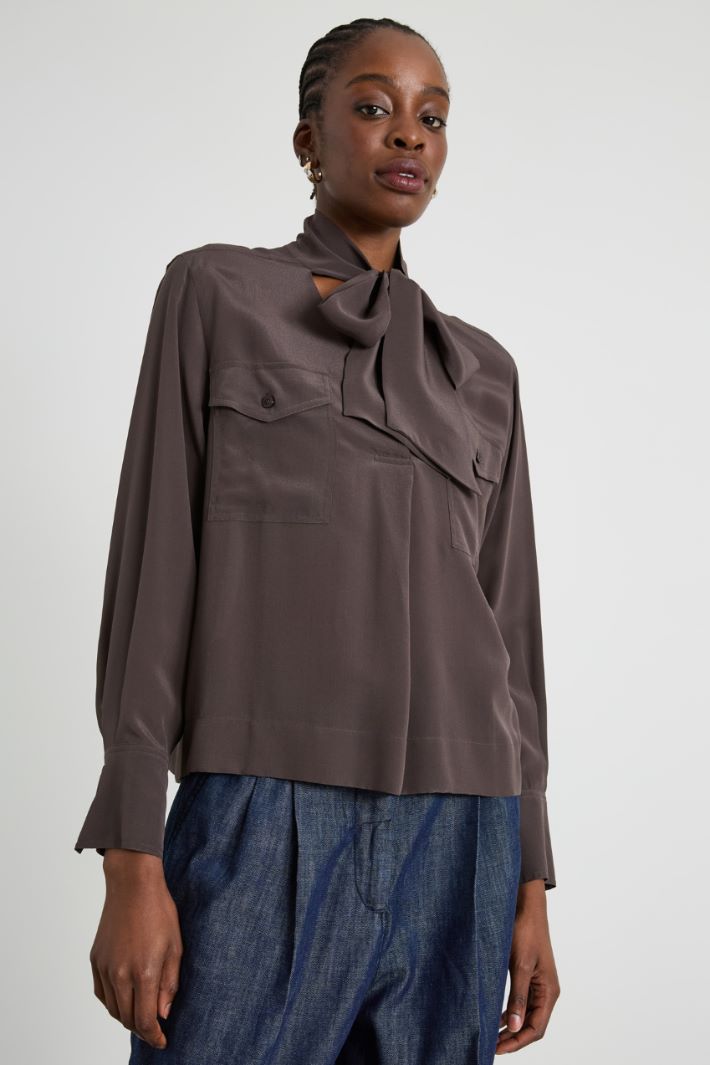 Neckerchief-adorned shirt Intrend