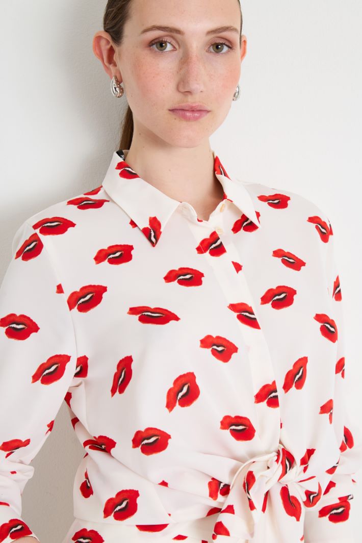 Camisa de enver satén