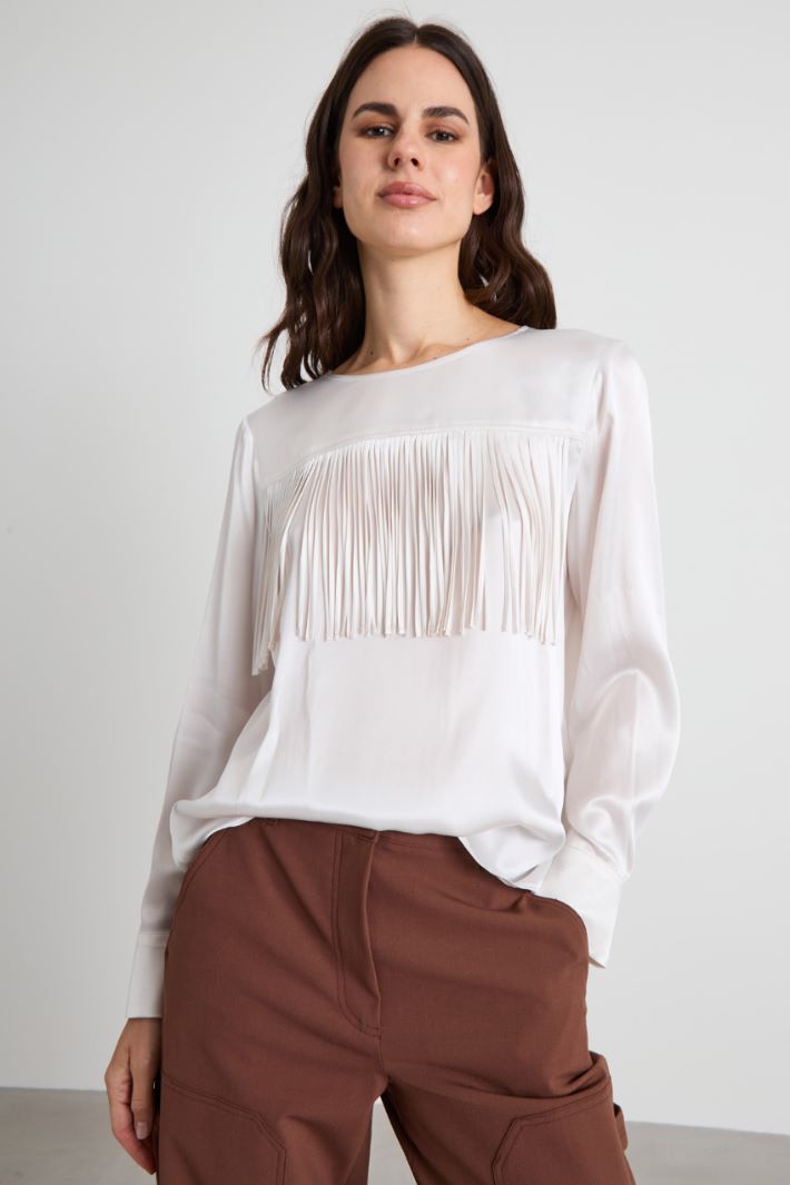 Blusa con flecos