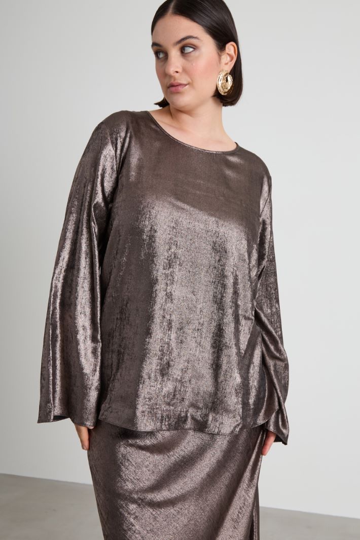Laminated fabric blouse Intrend