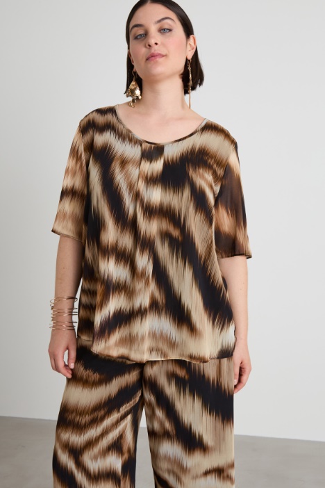 Top de georgette con motivo plisado  Intrend
