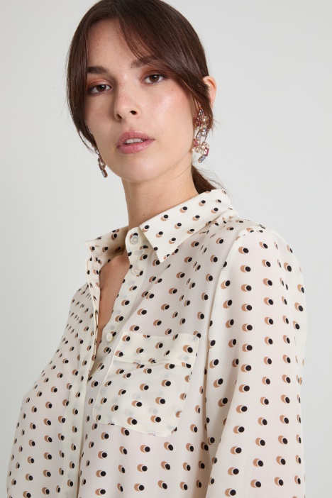 Camicia con stampa grafica